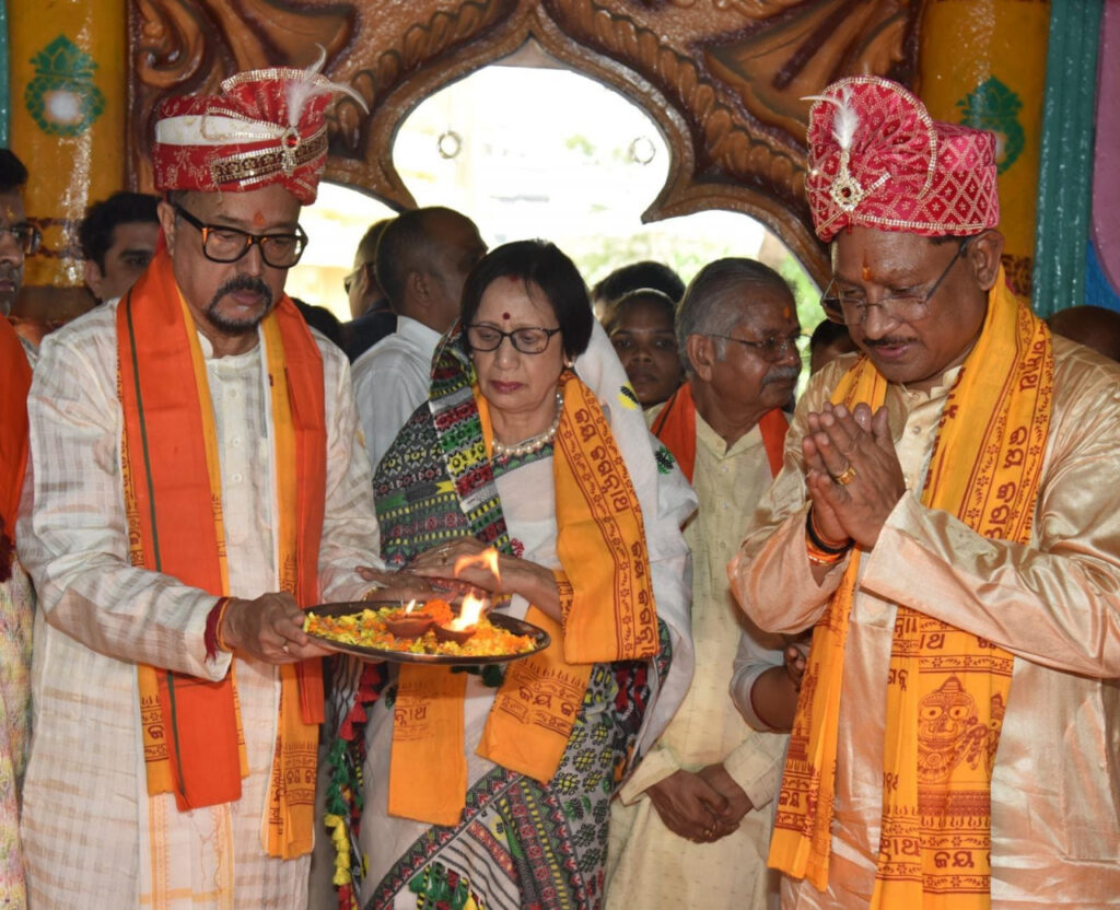 bmt14-1024x832 मुख्यमंत्री विष्णु देव साय भगवान जगन्नाथ की रथ यात्रा में हुए शामिल : छेरापहरा की रस्म अदायगी कर मांगा प्रदेशवासियों के लिए आशीर्वाद