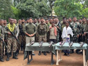 थाना पामेड़ और CRPF 228 बटालियन की संयुक्त कार्रवाई में 2 सक्रिय माओवादी गिरफ्तार, हथियार बरामद